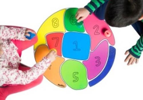 Perinoland (Plastic board with 4 colours spinning tops ) - From Edu-Fun